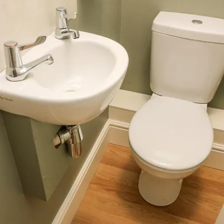 Heanor House 度假居 *