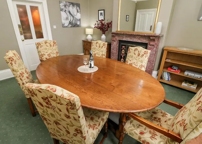 Holiday home Heanor House *