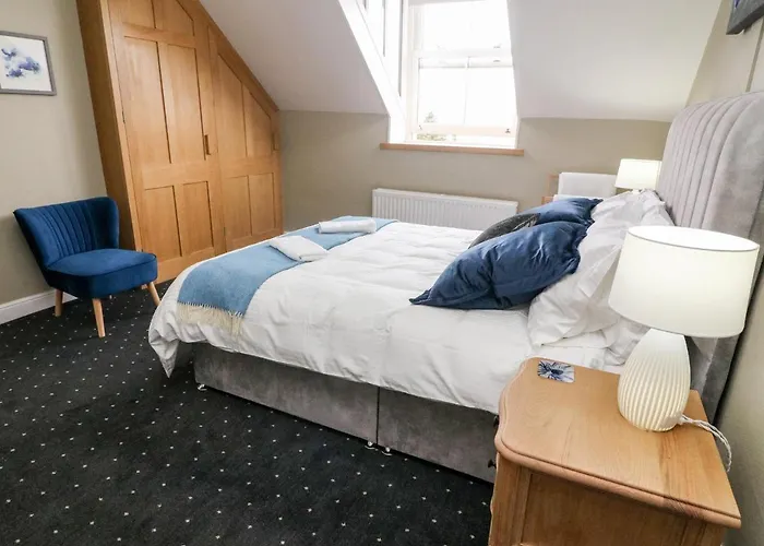 Heanor House * Leyburn