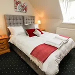 Heanor House * Leyburn