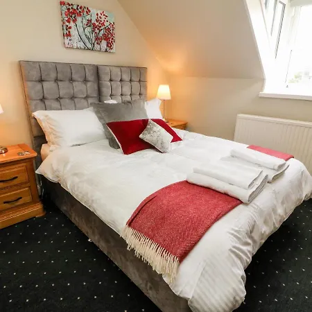 Heanor House * Leyburn